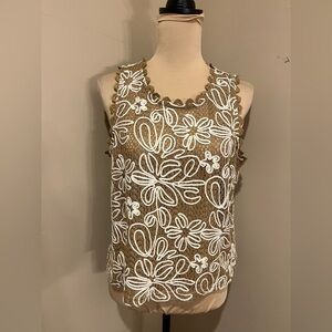 Solitaire Floral Embroidered Crocket Tan and White Sleeveless, size Large